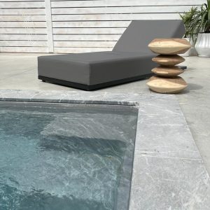 מיטת שיזוף סאנברלה – SUNBRELLA SUN BED