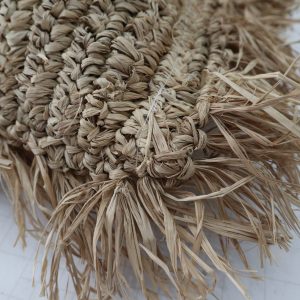 כרית רפיה – RAFFIA CUSHION